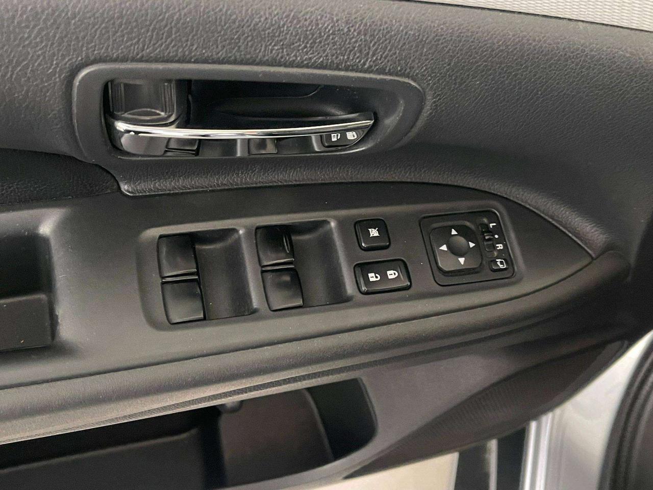 Mitsubishi Outlander plug in 2.0 204CV 4wd