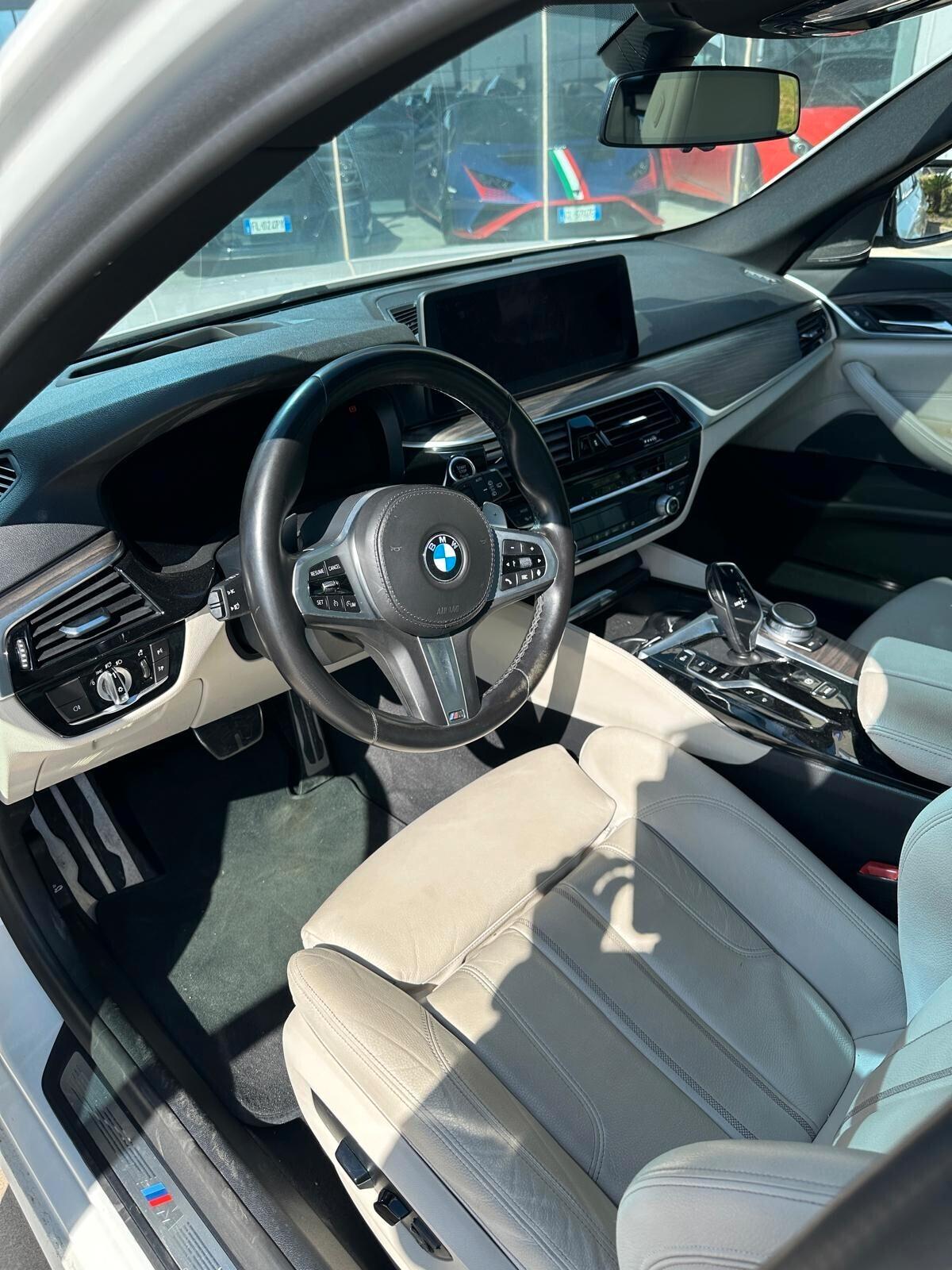 BMW 530 Touring mhev 48V xdrive Msport auto