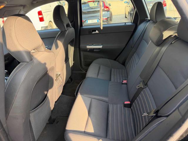 VOLVO V50 D2 R-design senza nessun lavoro da fare