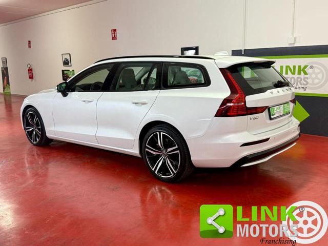 VOLVO V60 B4 (d) aut Ultimate Dark 19" IVA ESP. GARANZIA 24