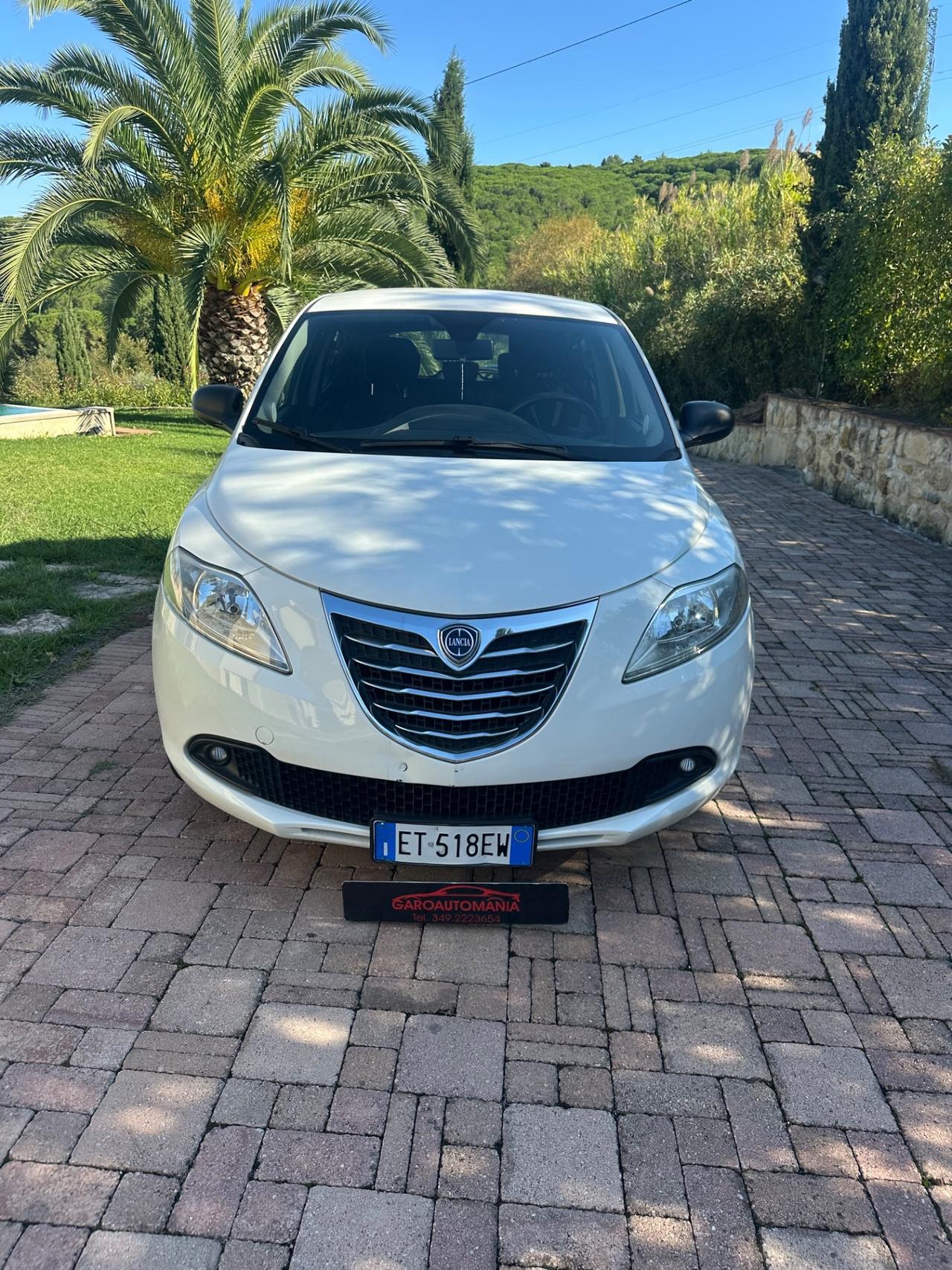 Lancia Ypsilon 1.2 69 CV 5 porte GPL Ecochic Silver