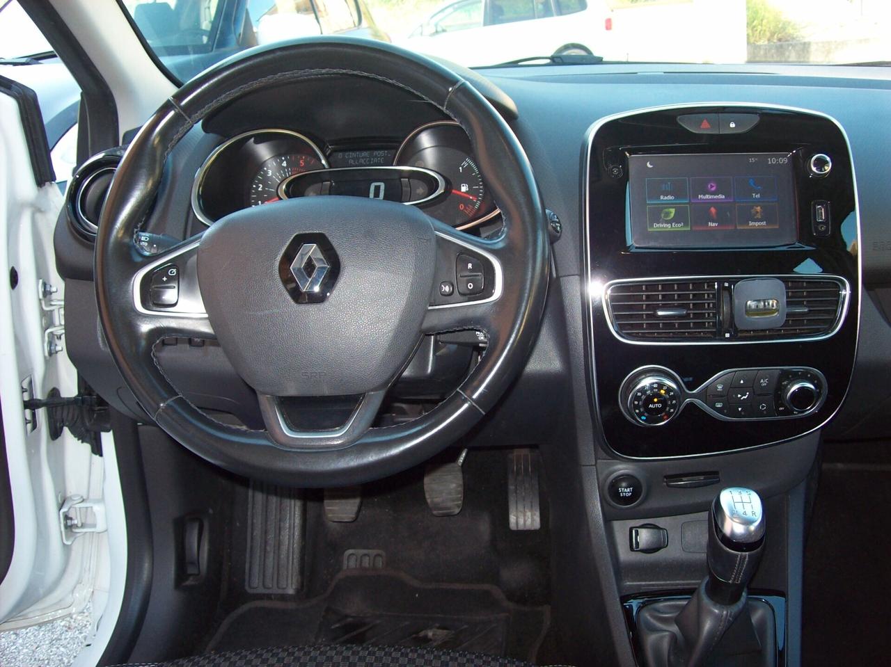 Renault Clio dCi 8V 90 CV EDC 5 porte Moschino Life neopatentati