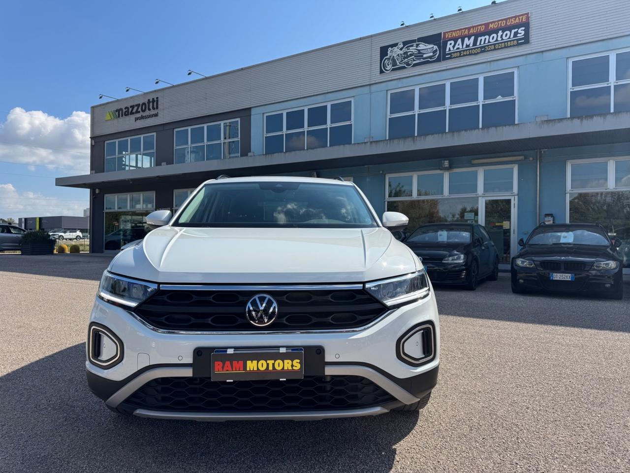 Volkswagen T-Roc 1.0 TSI Style ADATTA A NEOPTANTATI