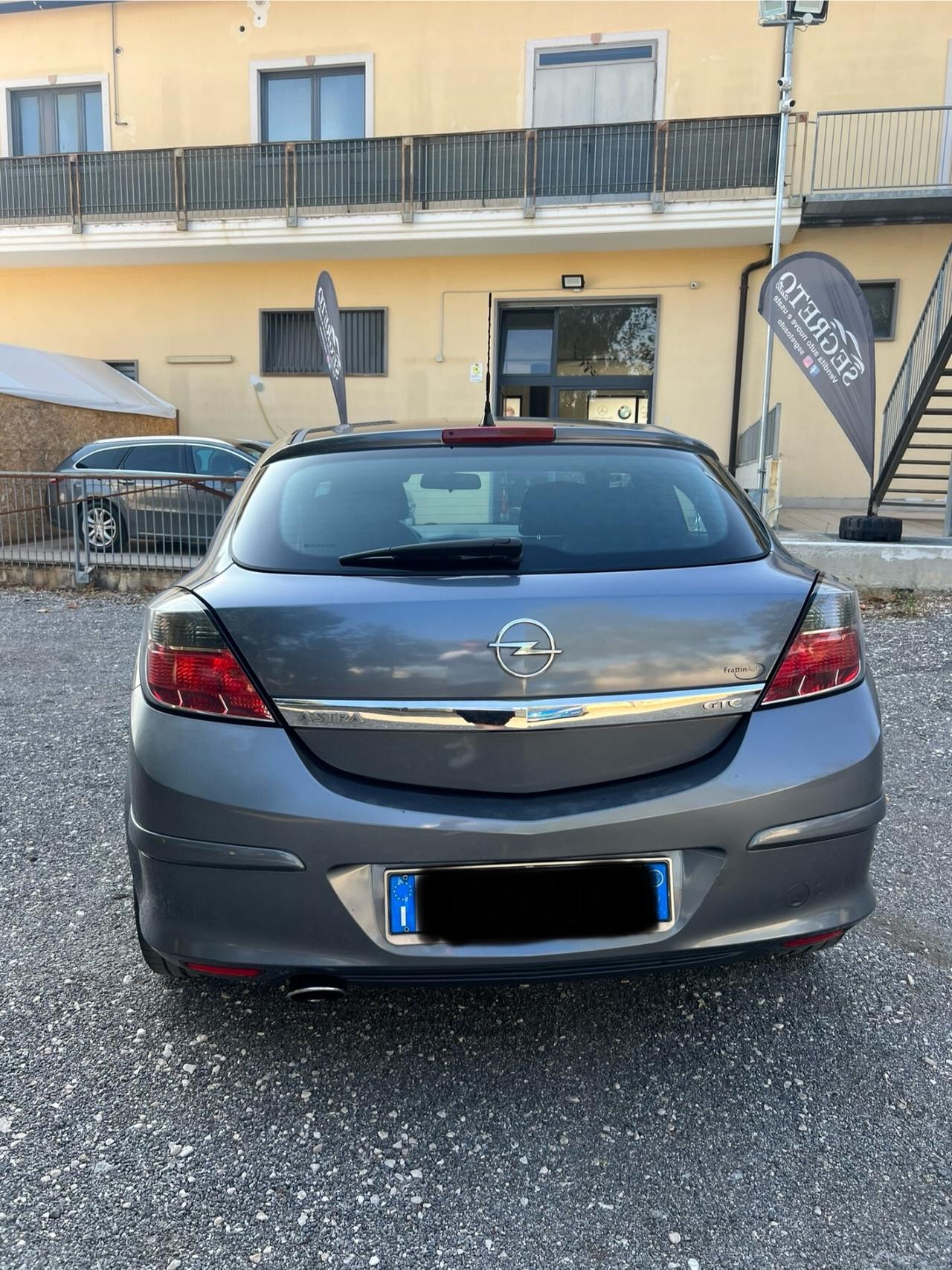 Opel Astra GTC 1.9 120cv Manuale