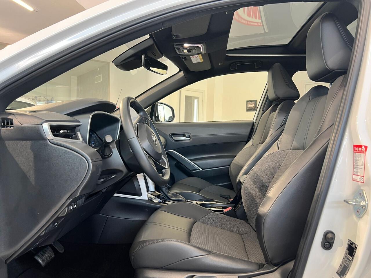 Toyota Corolla Cross MY23 LOUNGE 2.0 HYBRID AWD-i