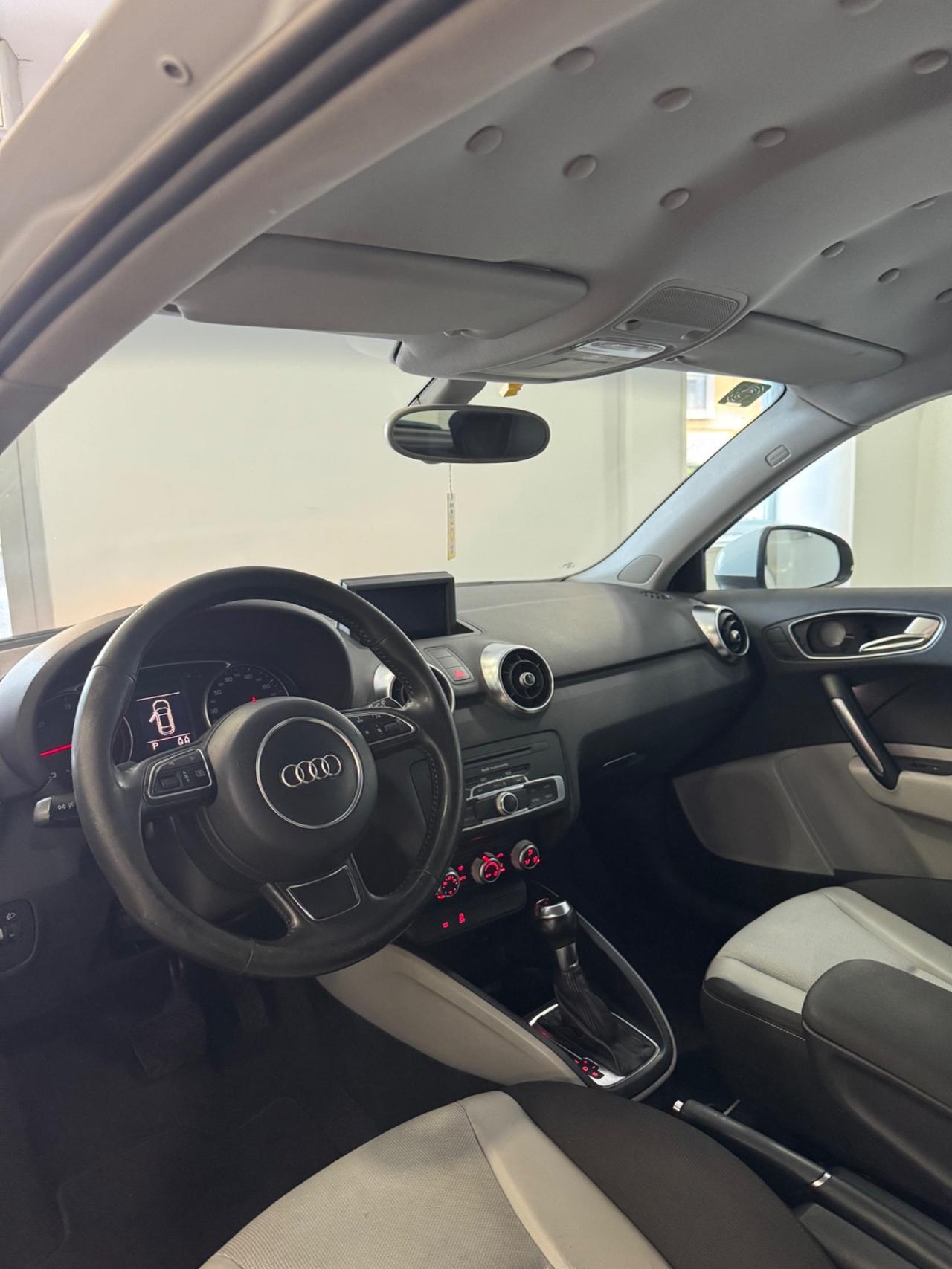 Audi A1 1.6 TDI S tronic Ambition