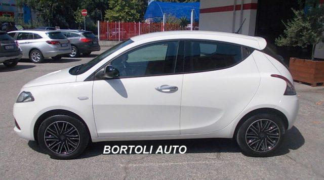 LANCIA Ypsilon 1.2 GOLD 52.000 KM IDONEA PER NEOPATENTATI
