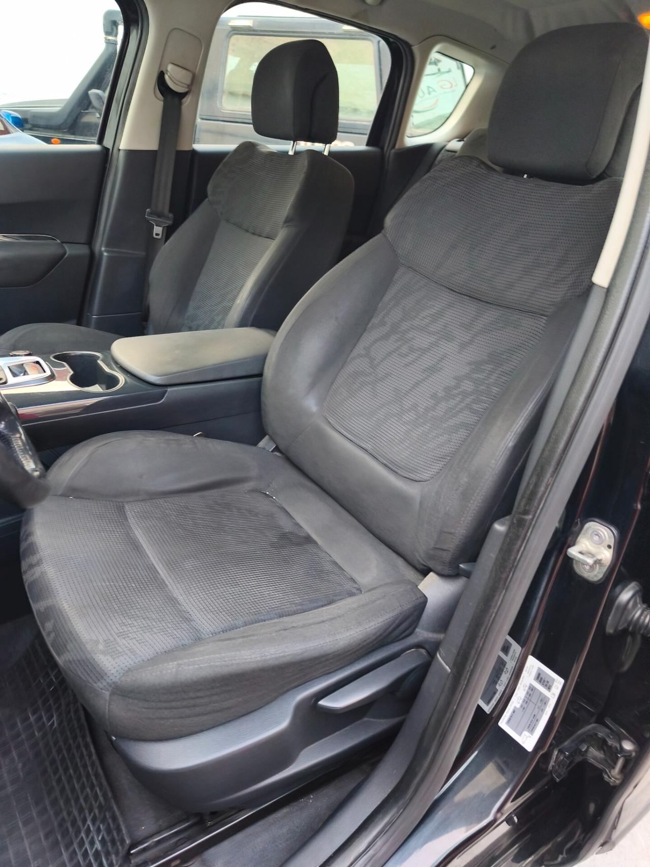 Peugeot 3008 1.6 HDi 112CV Active