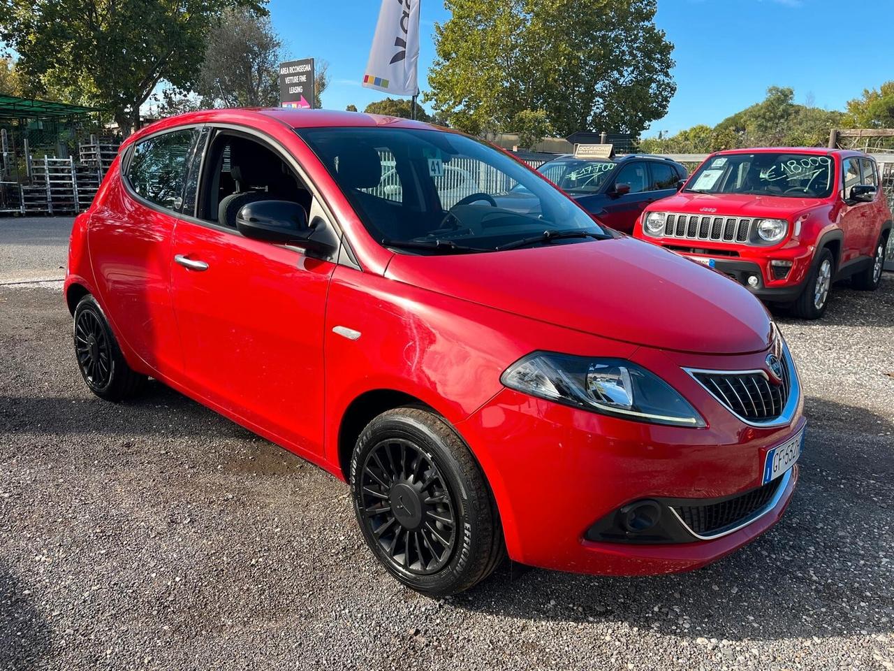Lancia Ypsilon 1.0 FireFly 5 porte S&S Hybrid Ecochic Silver