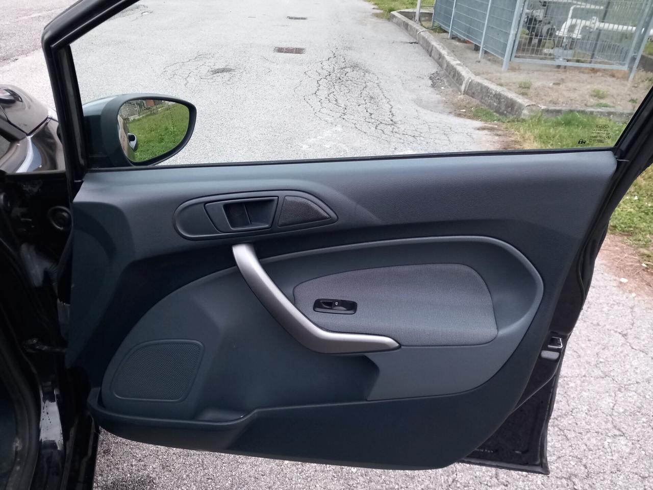 Ford Fiesta 1.4 96CV AUTOMATICA 5 porte