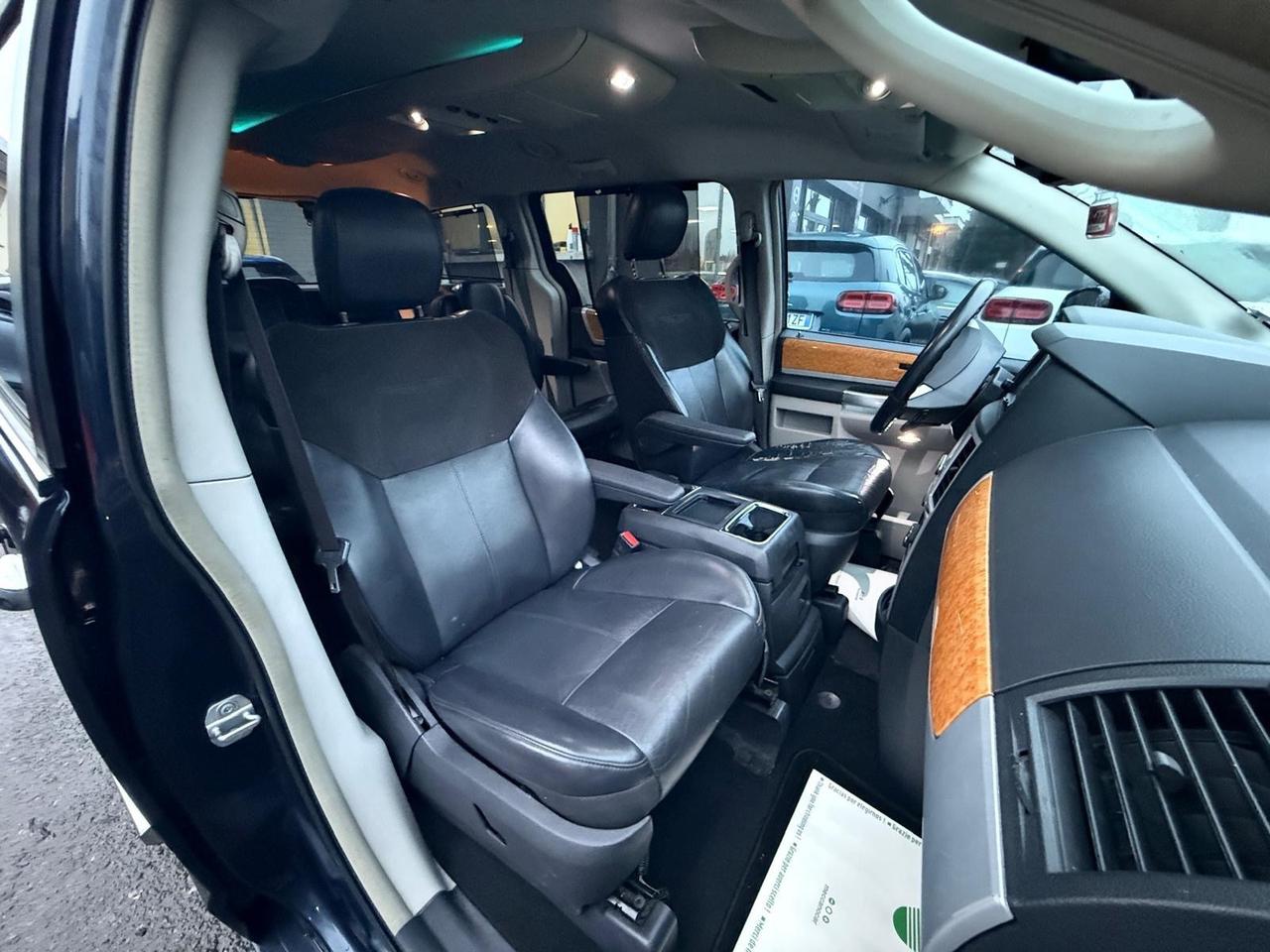 Chrysler Voyager Grand 2.8 CRD DPF Limited