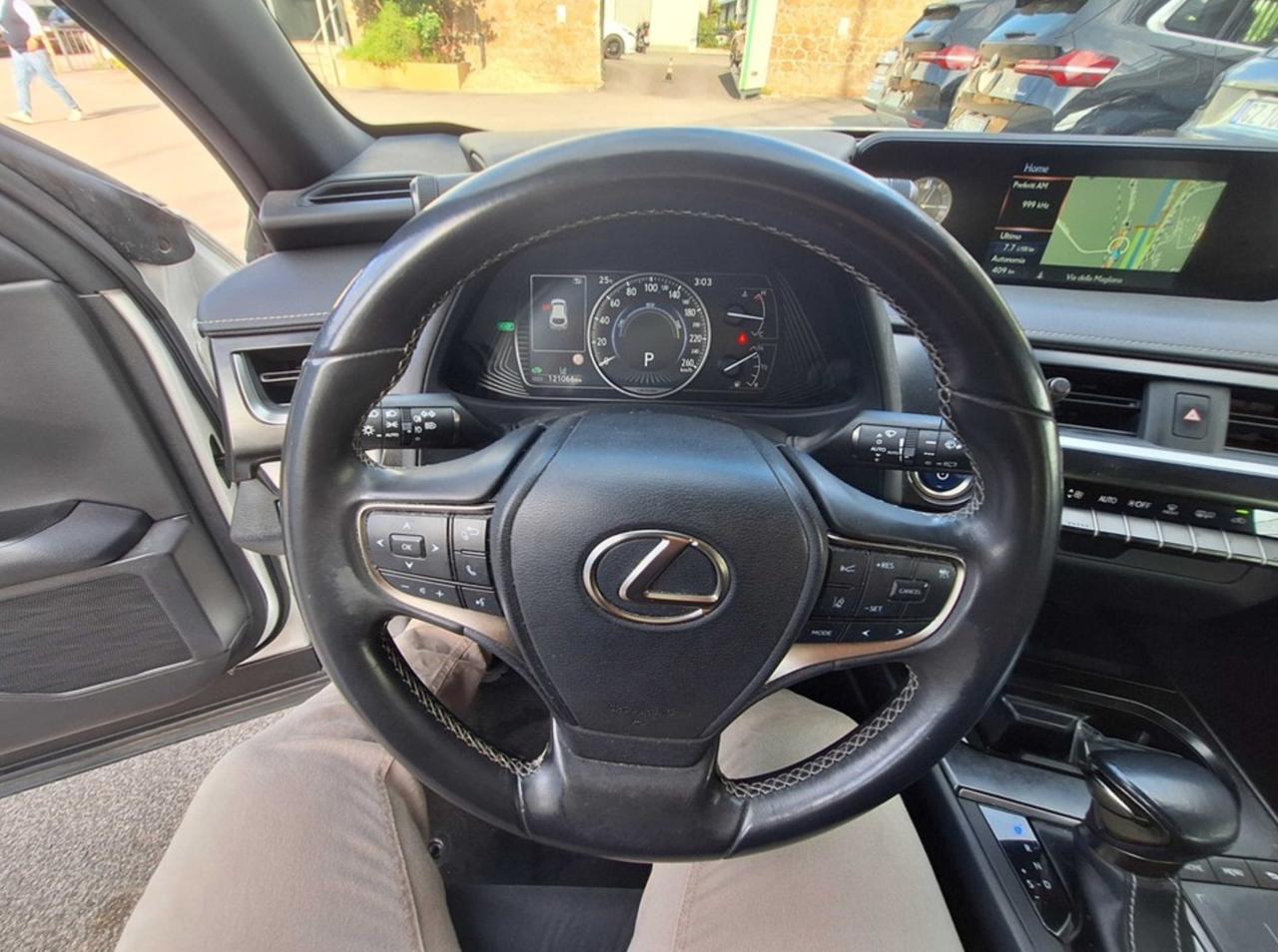 Lexus UX Hybrid Executive