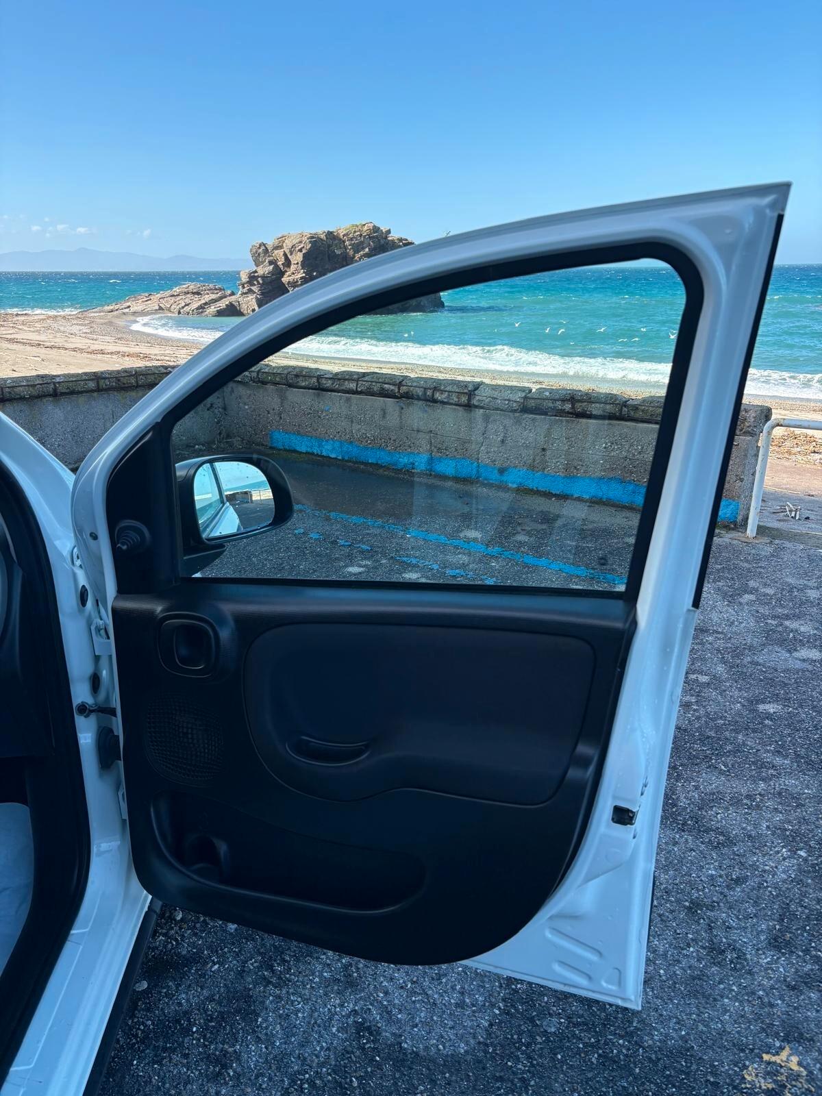 Panda 1.0 FireFly Hybrid City 5 Posti