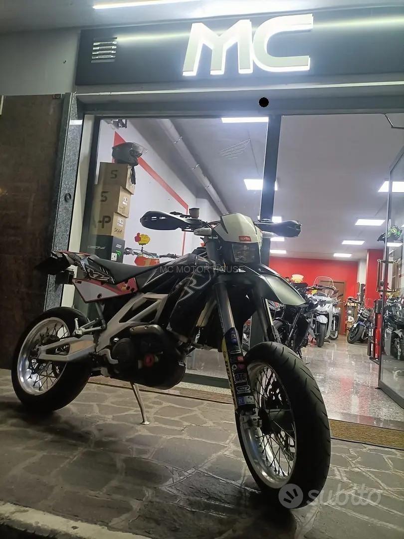 Aprilia sxv 450 +patente a2+0maggi0 casco+rate