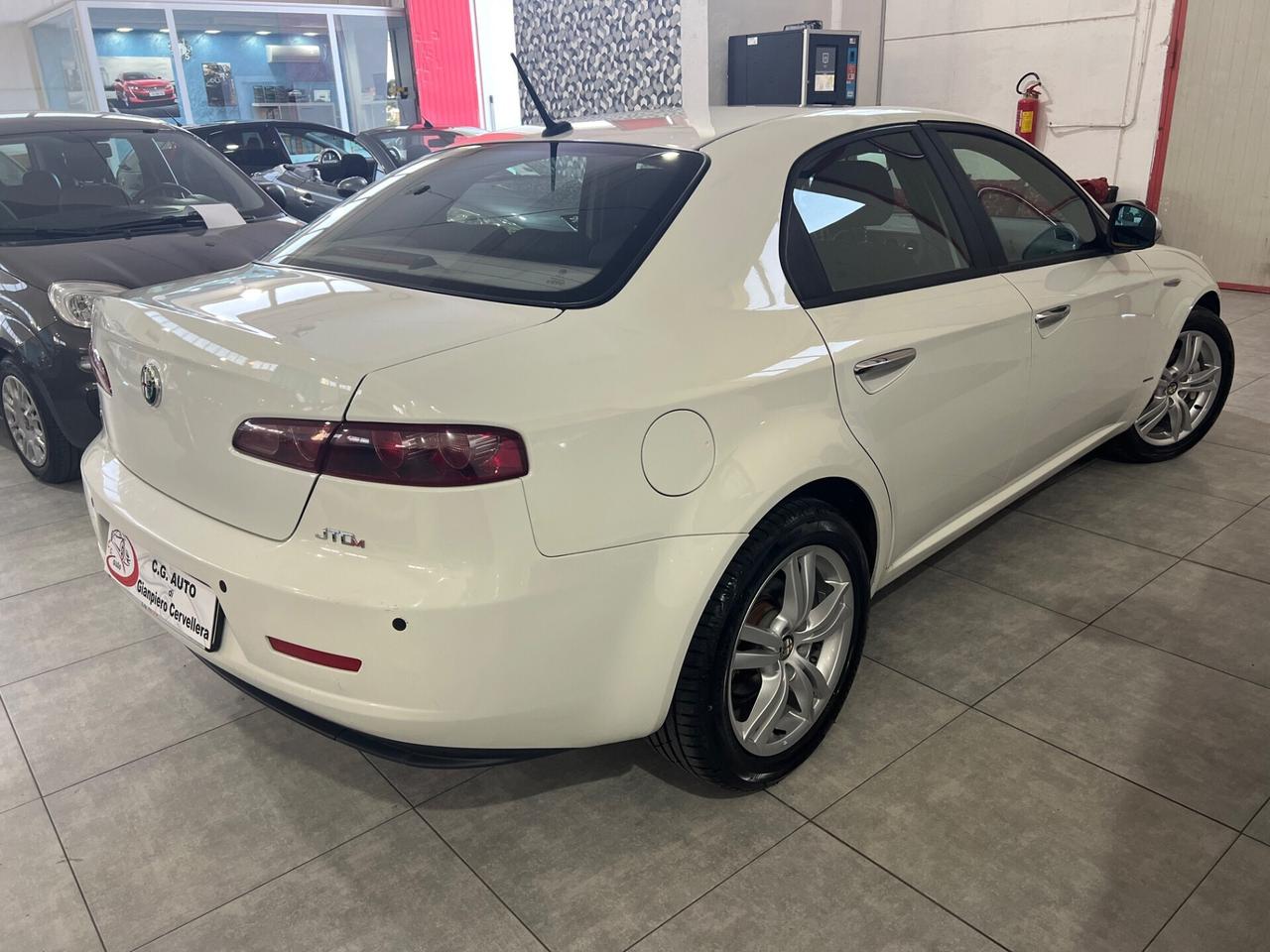 Alfa Romeo 159 2.0 136 CV - DISTINCTIVE - 2011