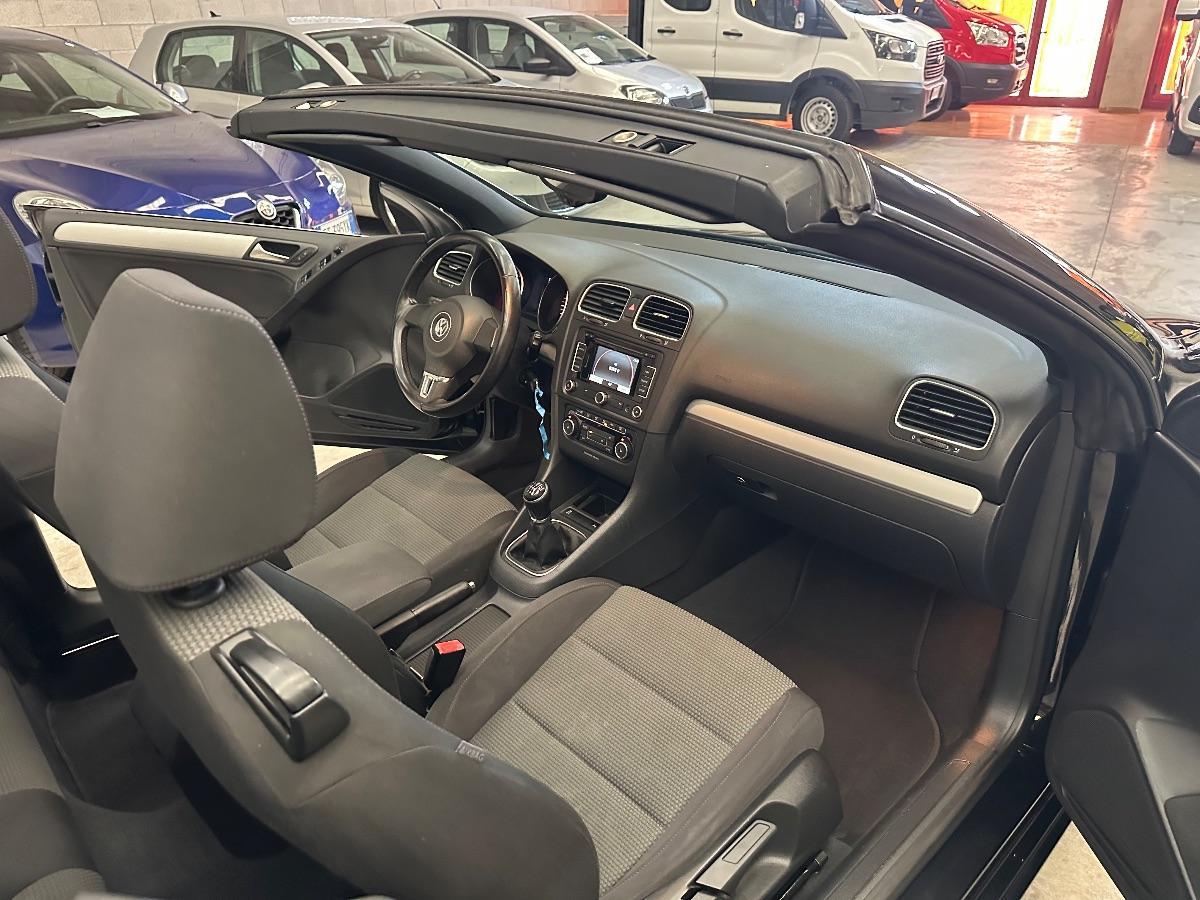 VOLKSWAGEN - Golf Cabrio