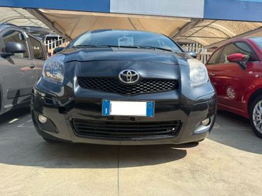 TOYOTA YARIS 1,3 BENZ.