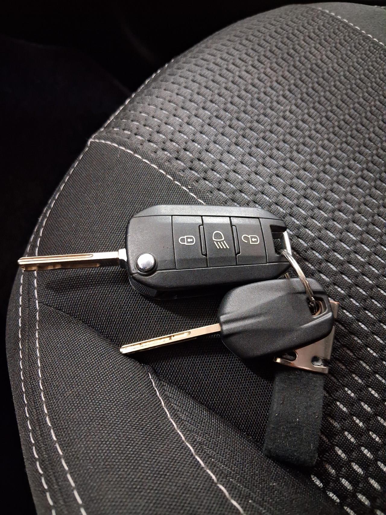 Peugeot 208 PureTech 82 5 porte Allure