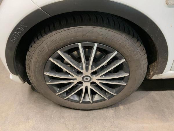 Smart Fortwo Brabus 0.9 Turbo 109cv Twinamic Exclusive Fortwo Brabus 0.9 Turbo 109cv Twinamic Exclusive *Promo SD