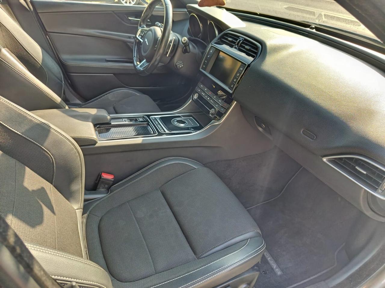 Jaguar XE 2.0 D 204 CV aut. R-Dynamic HSE