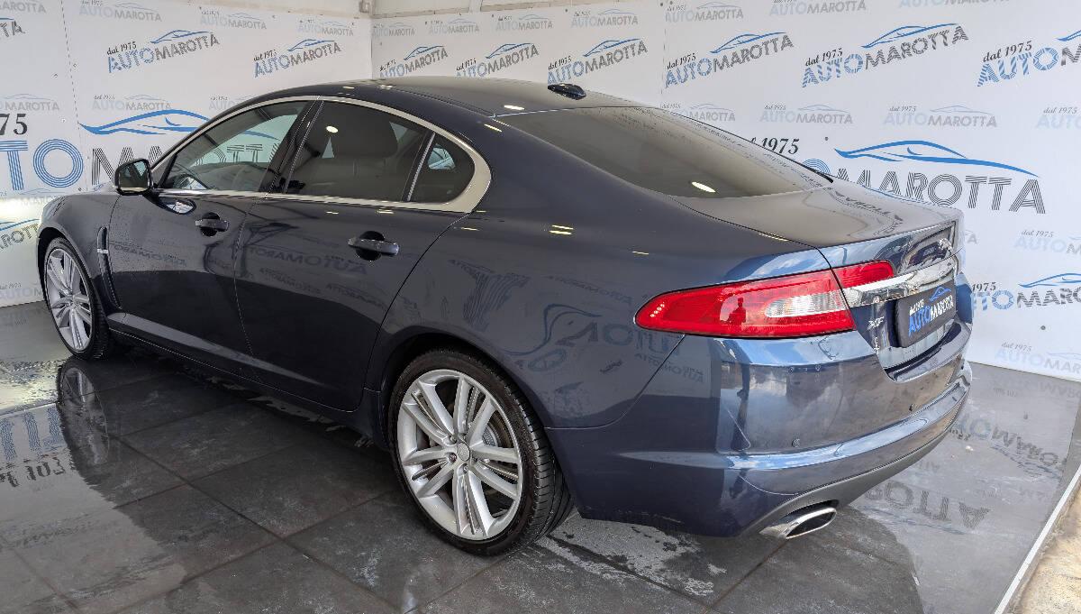 Jaguar XF 2.7d Luxury auto UNI-PROPRIETARIO!