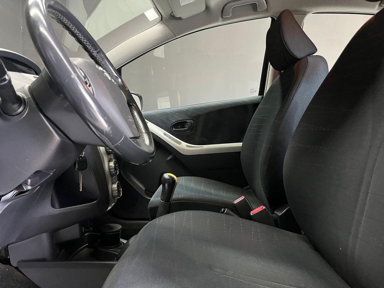 Toyota Yaris 1.3 5 porte Navi OK NEOPATENTATI