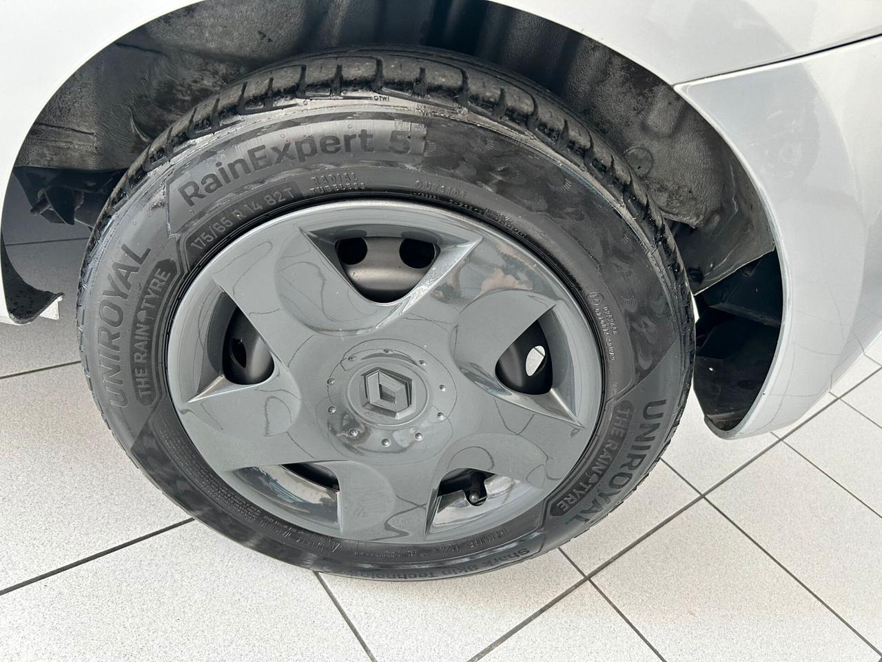 Renault Twingo 1.2B X NEOPATENTATI 2014