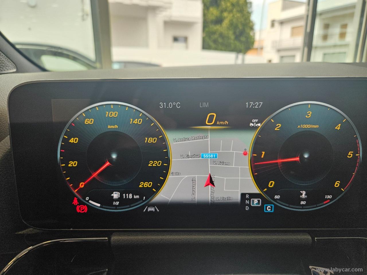 MERCEDES-BENZ GLA 200 d Automatic Premium
