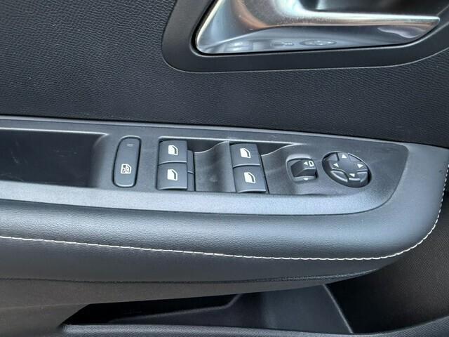Peugeot 208 Hybrid 100 e-DCS6 Allure