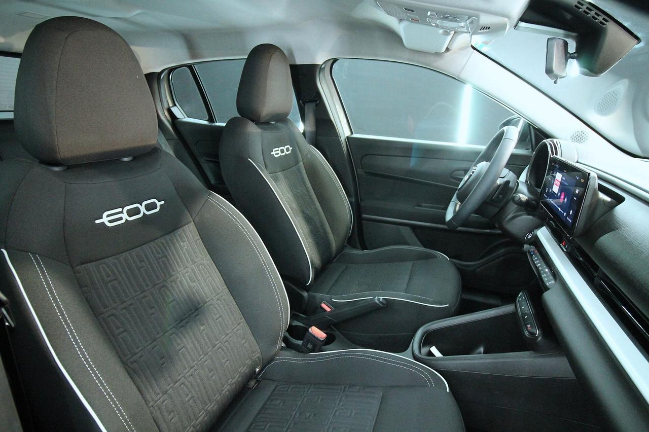 FIAT 600 1.2 HYBRID 110 CV