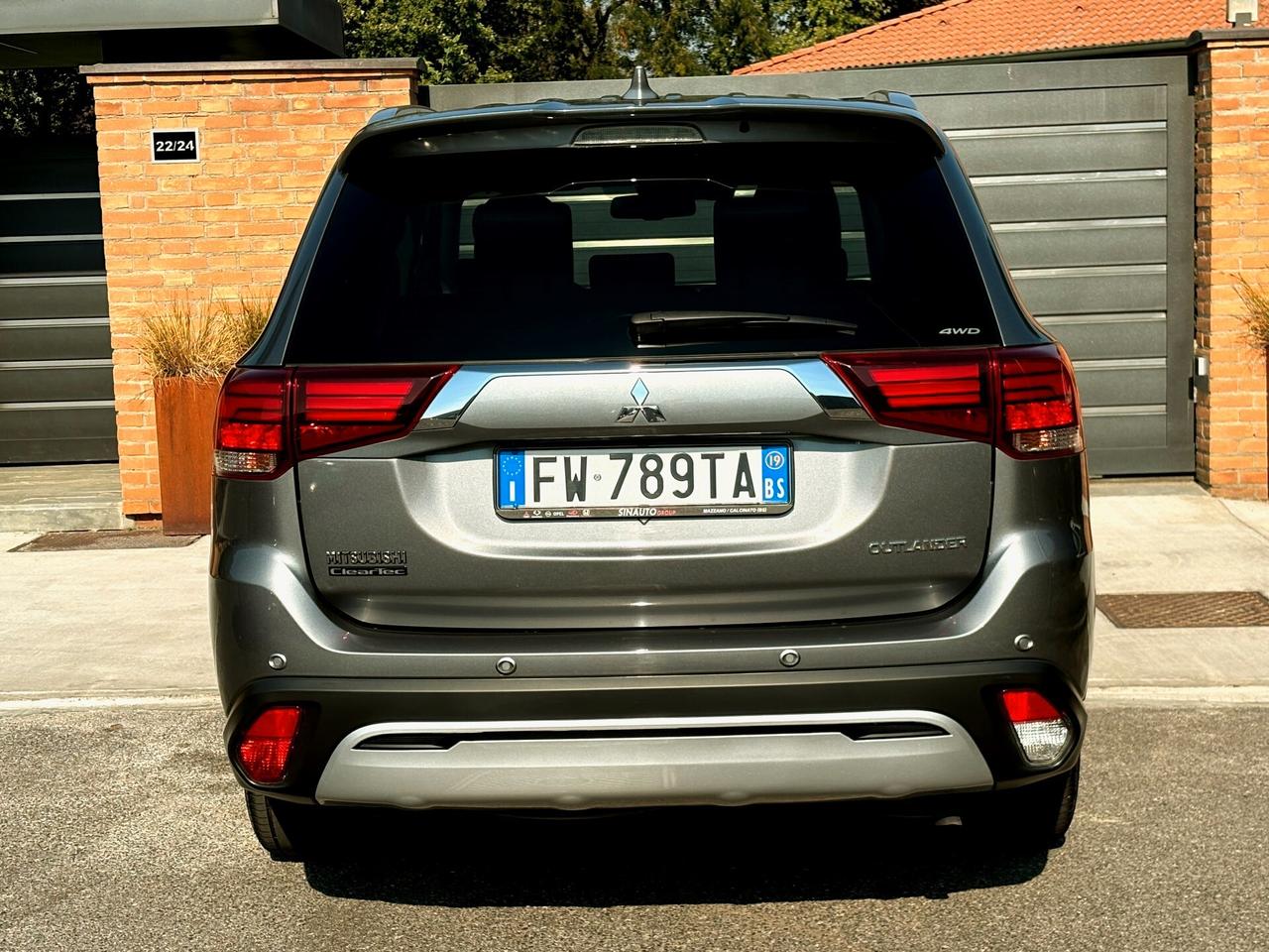 MITSUBISHI OUTLANDER 2.0b/GPL aut 4x4- 7POSTI-2019