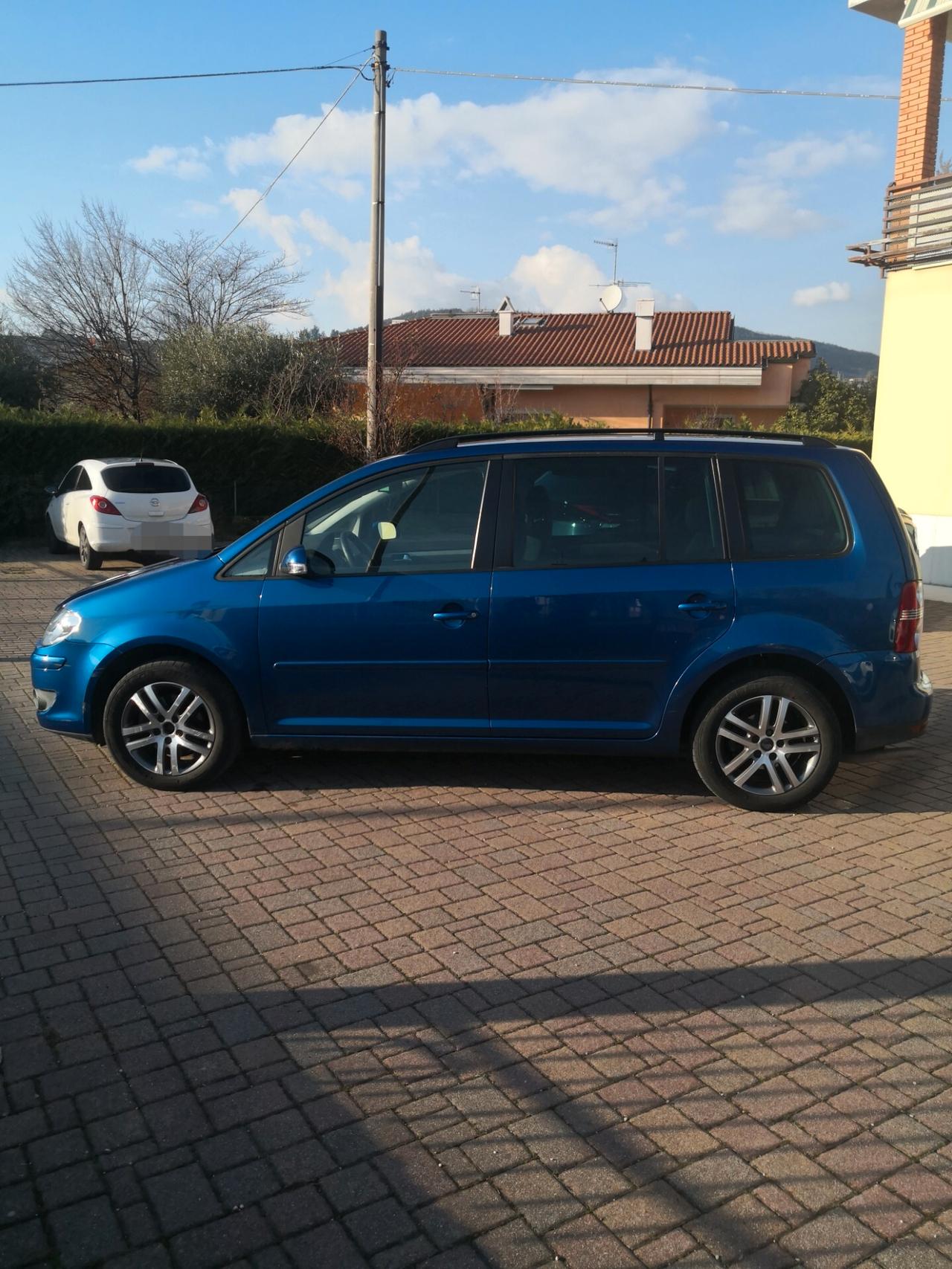 Volkswagen Touran 2.0 metano 7 posfi