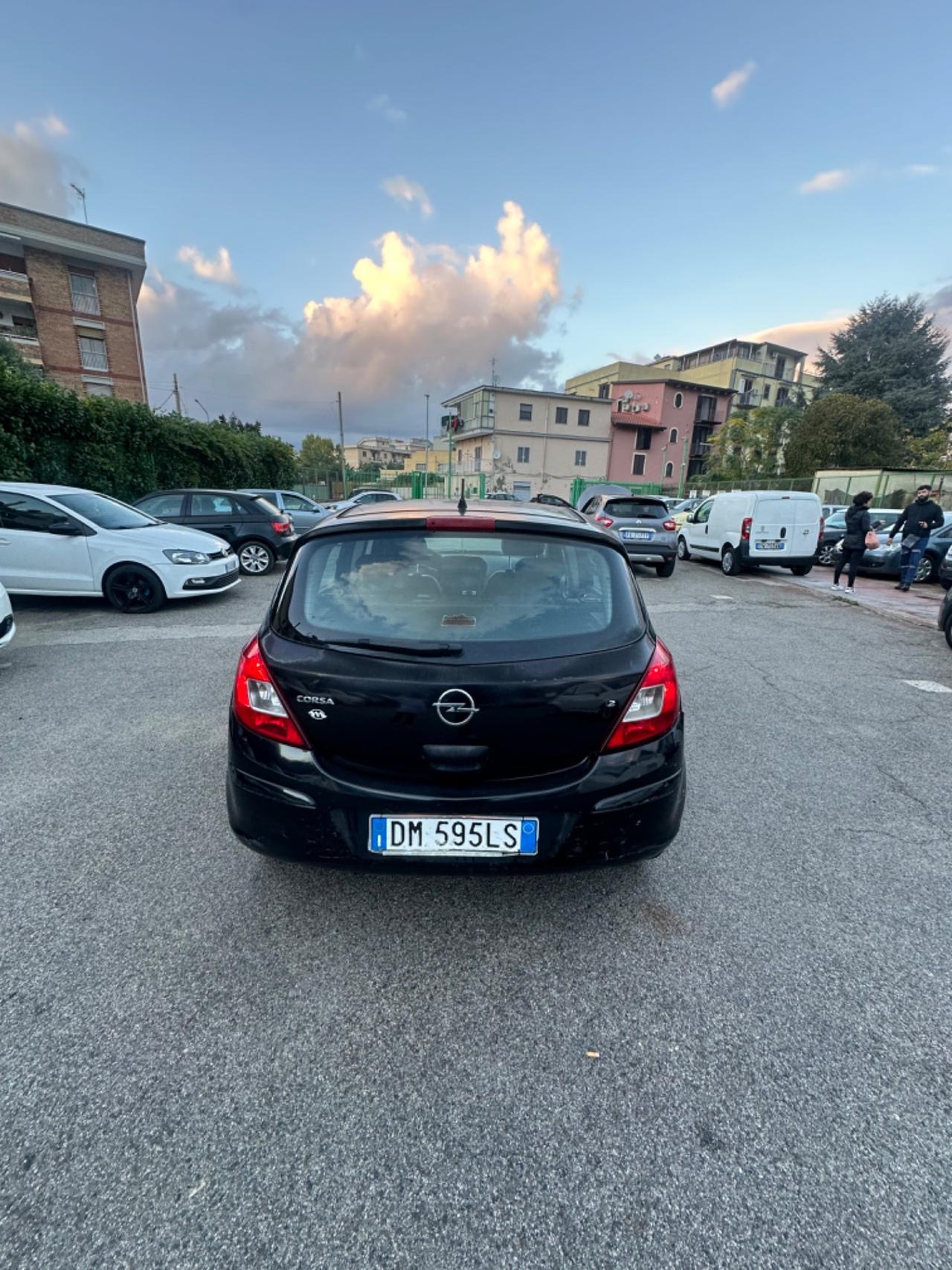 Opel Corsa 1.2 5 porte Cosmo