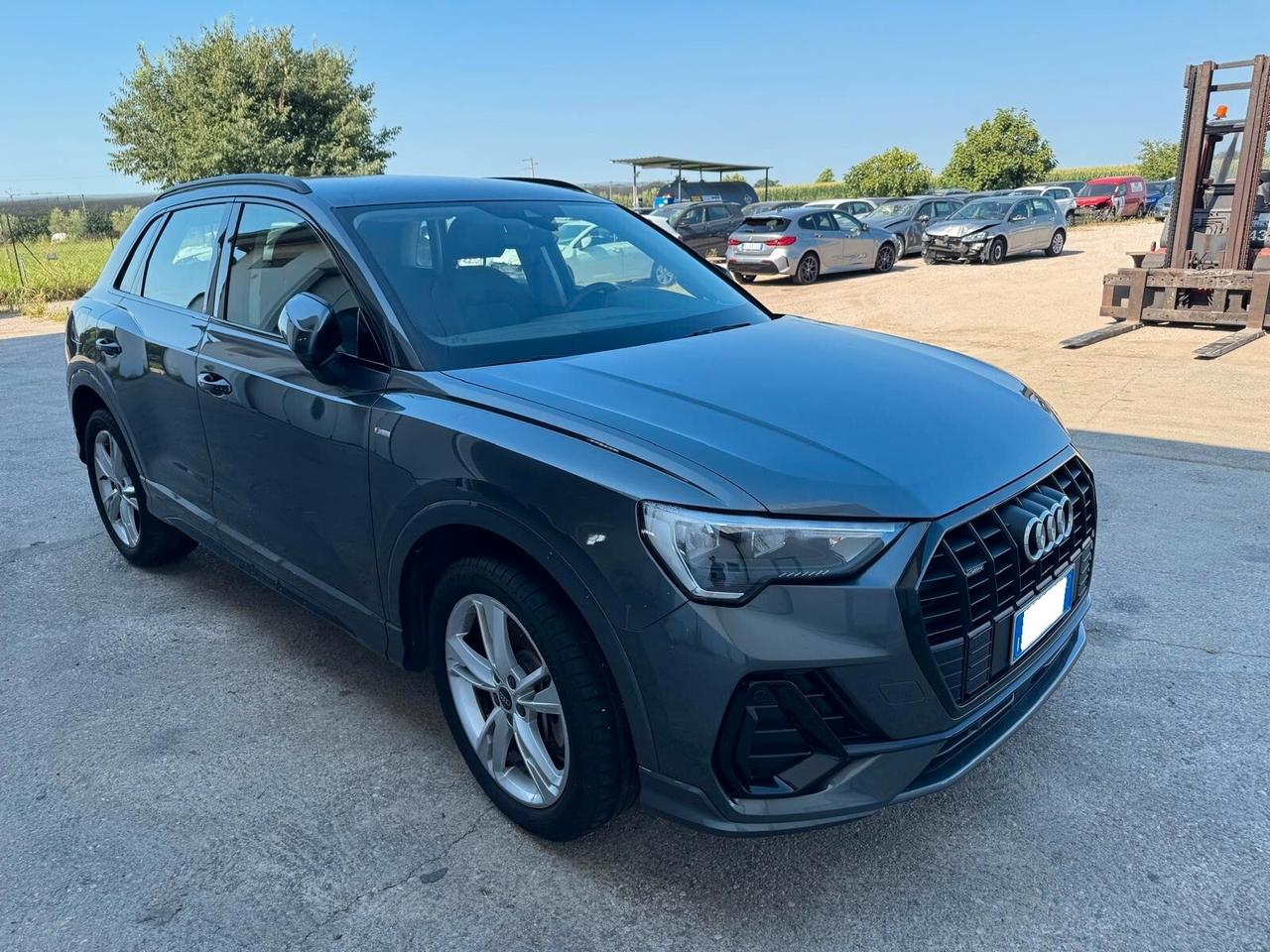 Audi Q3 40 2.0 tdi S line 4X4 s-tronic ALLUVIONATA