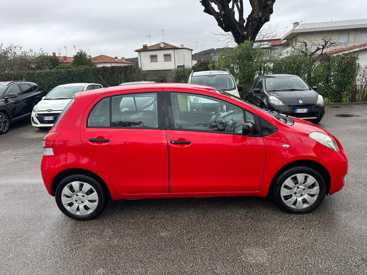 Toyota Yaris 1.0 5p. Now - 2010 - 99.000km Neop.