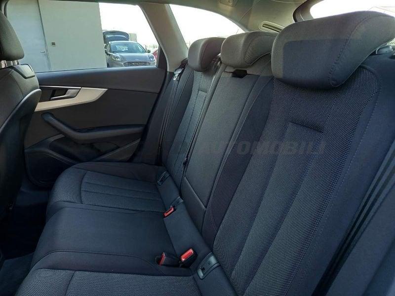 Audi A4 A4 Avant 30 2.0 tdi mhev Business Advanced 136cv s-tronic