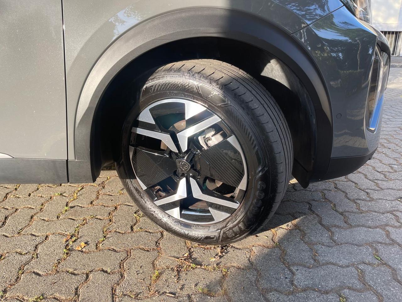 Peugeot 2008 Allure 1.2 PureTech 100 #5940