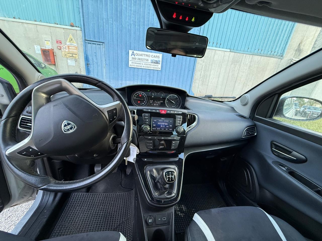 Lancia Ypsilon 1.3 MJT 16V 80 CV 5 porte S&S Silver