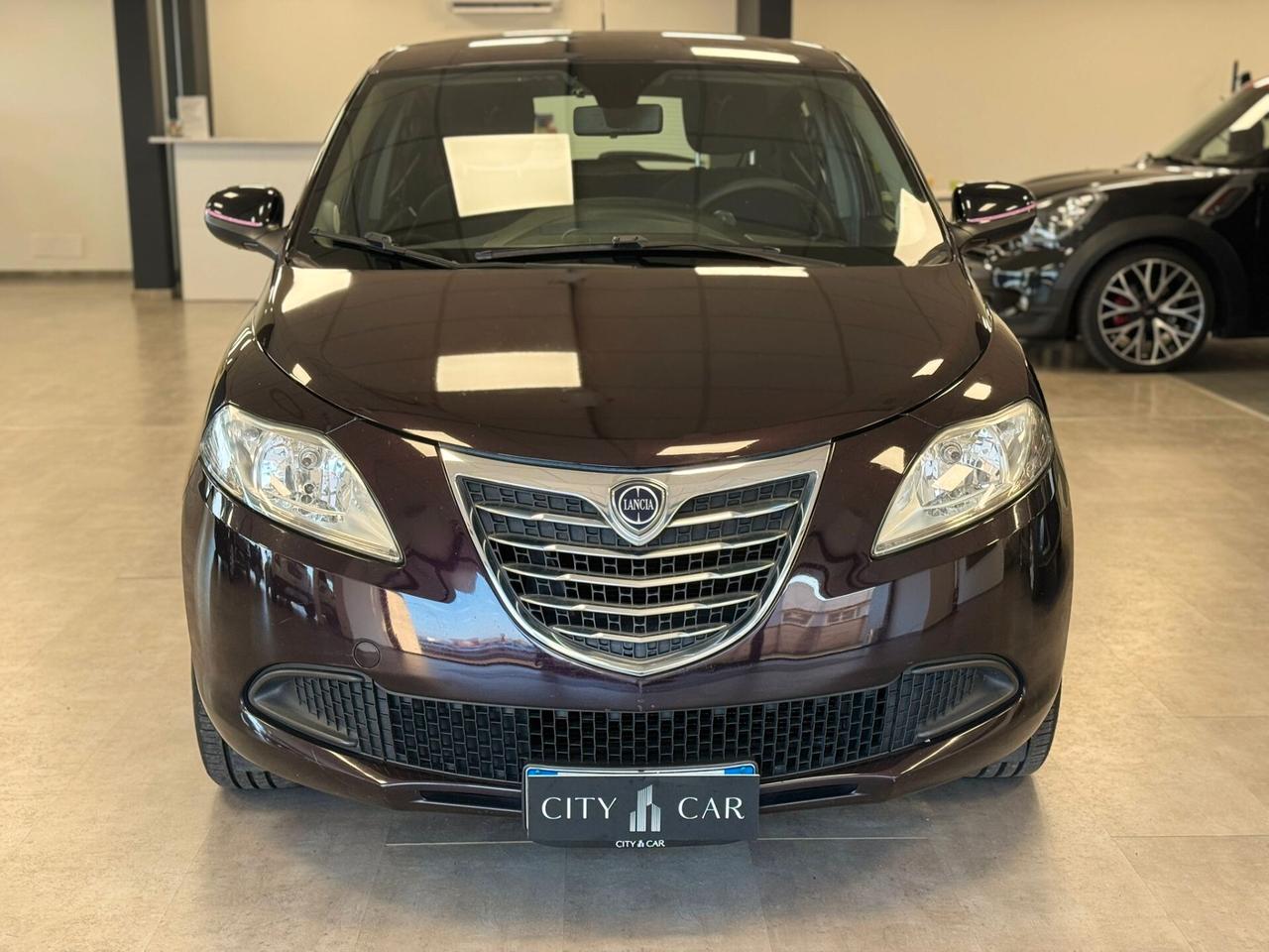 Lancia Ypsilon 1.2 69 CV 5 porte S&S Platinum