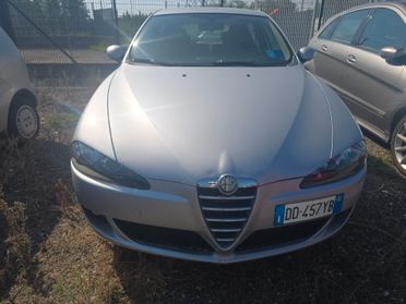 Alfa Romeo 147 1.9 JTD (120) 5 porte Distinctive