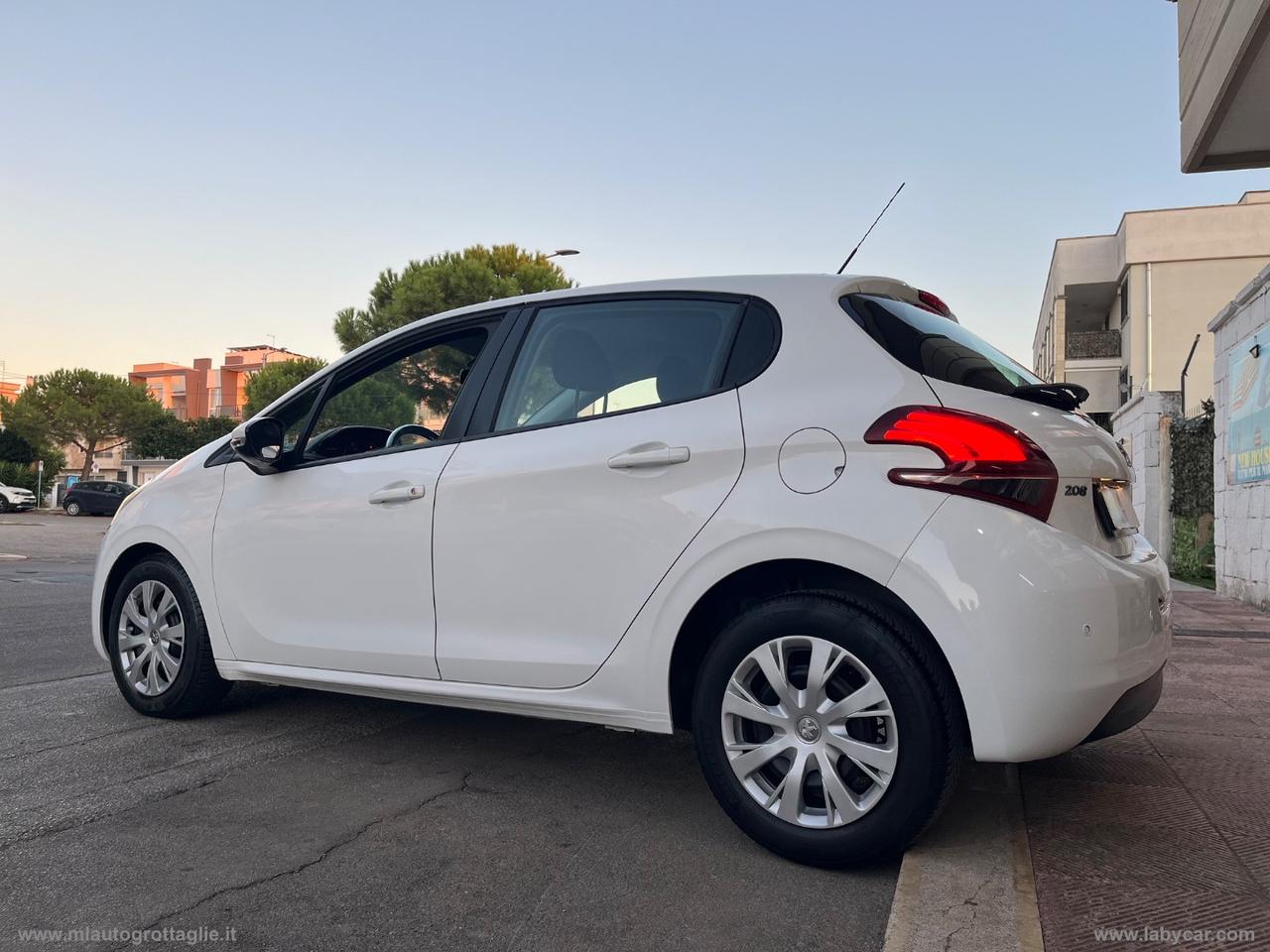 PEUGEOT 208 PureTech 82 5p. Allure