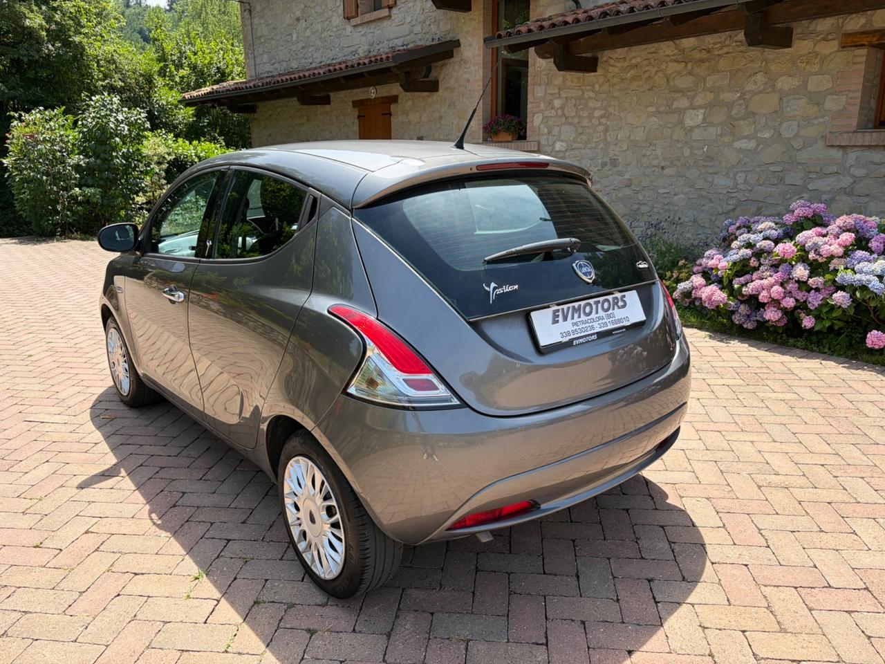 Lancia Ypsilon 1.2 69 CV 5 porte Gold OK NEOPATENTATI