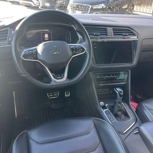 VOLKSWAGEN - Tiguan - 2.0 TDI DSG R-LINE