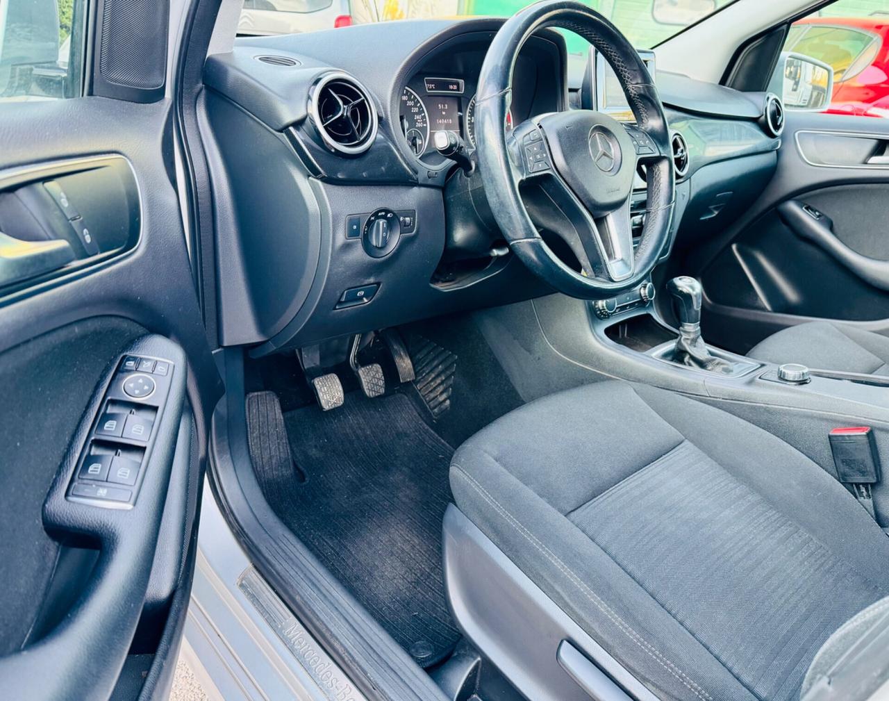 Mercedes-benz B 180 Premium