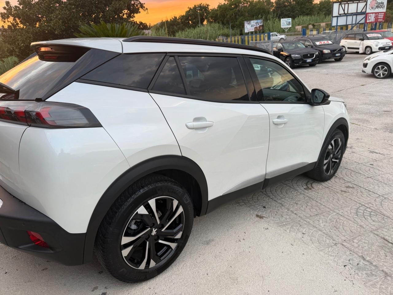 Peugeot 2008 BlueHDi cambio automatico permute e finanziamenti