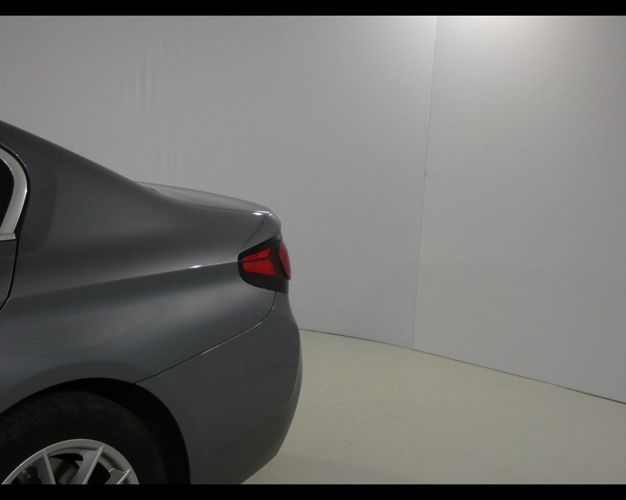BMW Serie 5(G30/31/F90) - 520d 48V Business