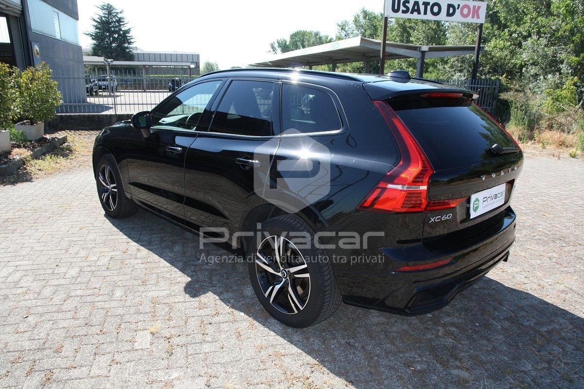 VOLVO XC60 B4 (d) AWD automatico Plus Dark