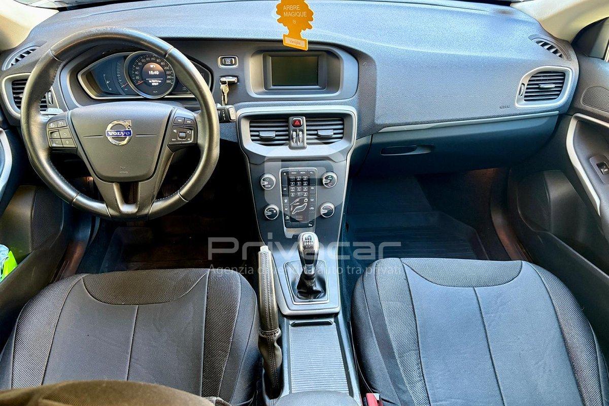 VOLVO V40 D2 R-design Kinetic