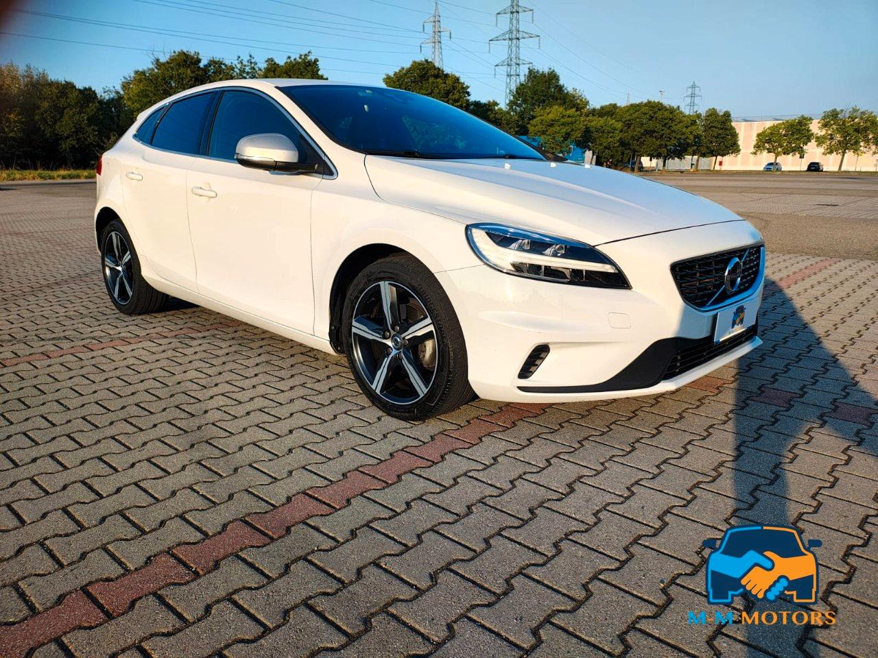 Volvo V40 2.0 d2 R-design Momentum my17