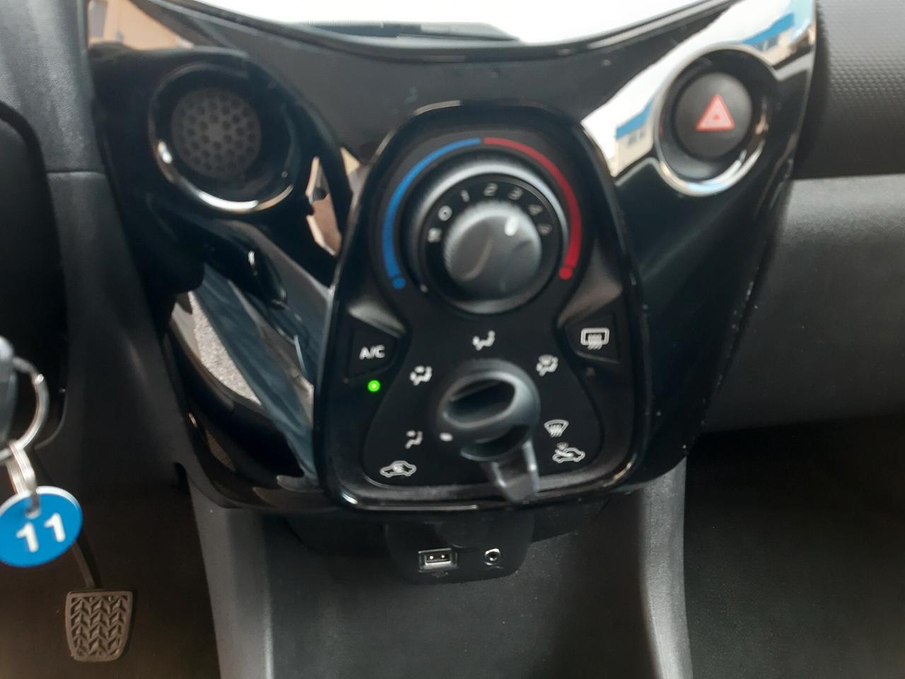 Citroen C1 VTi 72 S&S 5 porte Shine